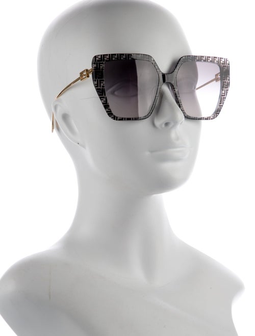 Fendi Oversize Gradient Sunglasses
