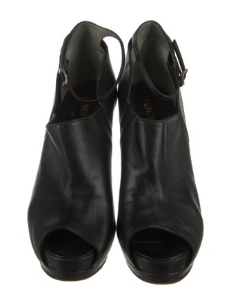 Fendi Leather Pumps