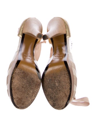 Fendi Leather D'Orsay Pumps