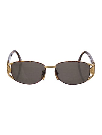 Fendi Oversize Tinted Sunglasses