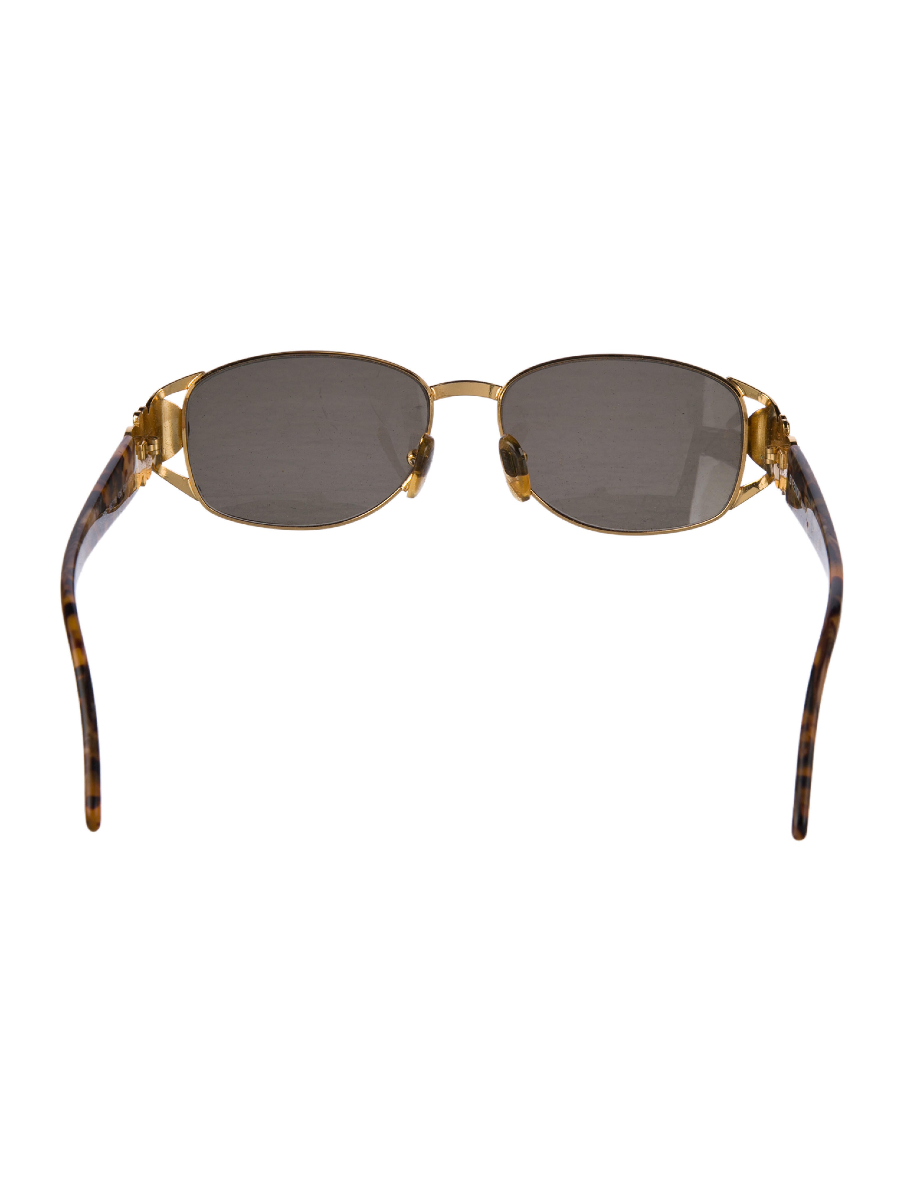 Fendi Oversize Tinted Sunglasses