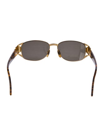 Fendi Oversize Tinted Sunglasses
