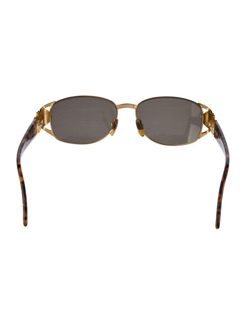 Fendi Oversize Tinted Sunglasses