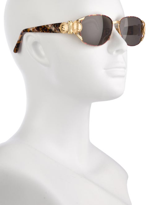 Fendi Oversize Tinted Sunglasses