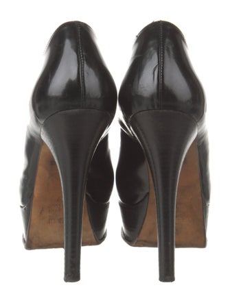 Fendi Zucca FF Logo Leather Pumps