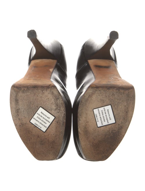 Fendi Zucca FF Logo Leather Pumps