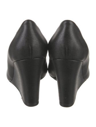 Fendi Leather Pumps