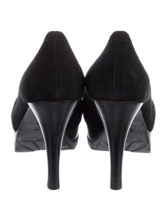 Fendi Suede Pumps