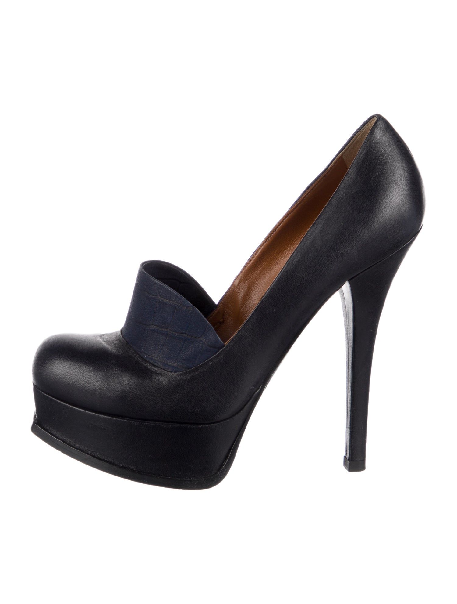 Fendi Zucca FF Logo Leather Pumps