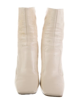 Fendi Karligraphy Accent Leather Boots