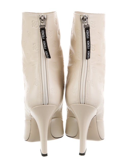 Fendi Karligraphy Accent Leather Boots