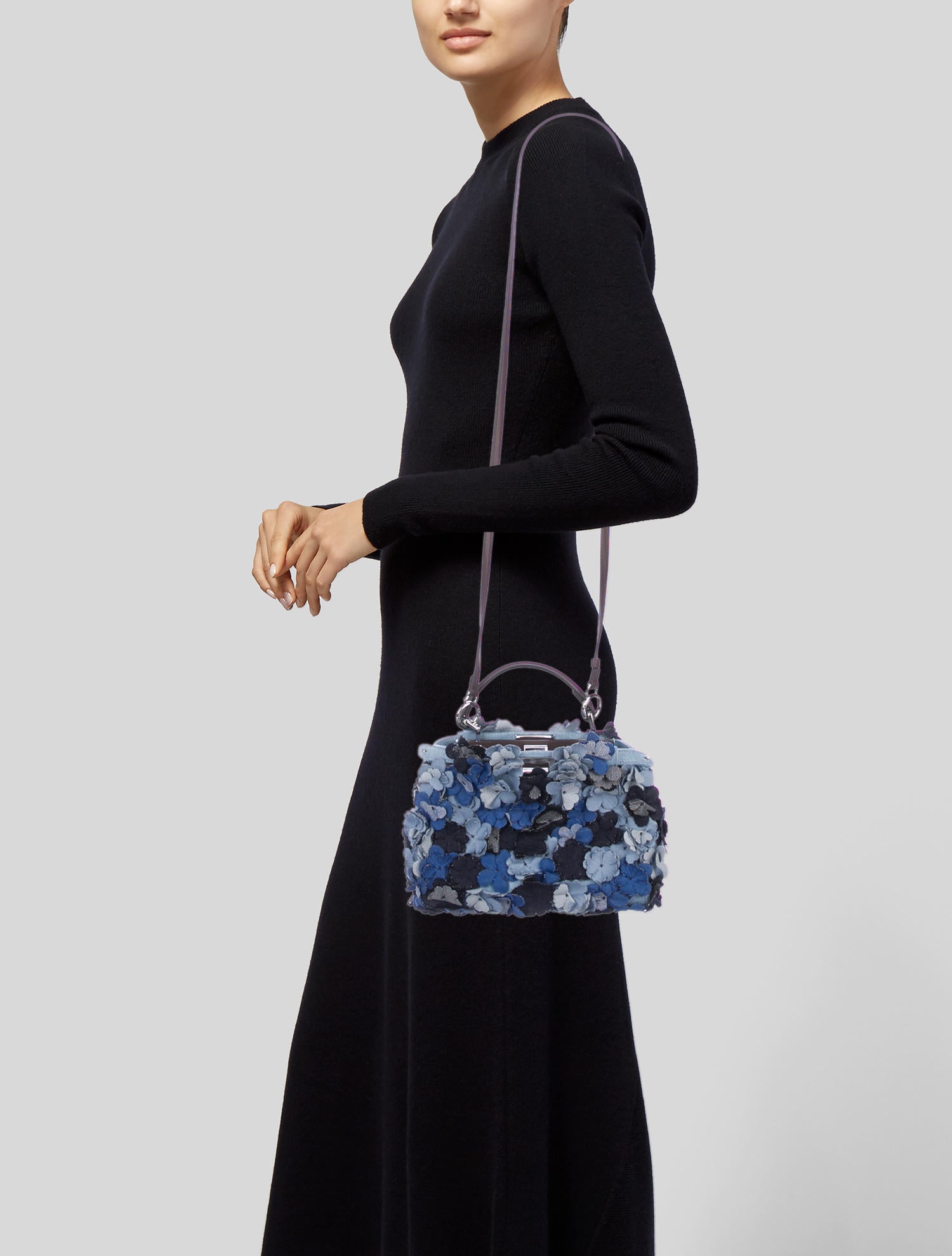 フェンデッセンス 【FENDI】miniホーボー 楽天市場】フェンディ FENDI ホーボーバッグ スモール フェン