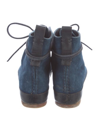 Feit Suede Boots
