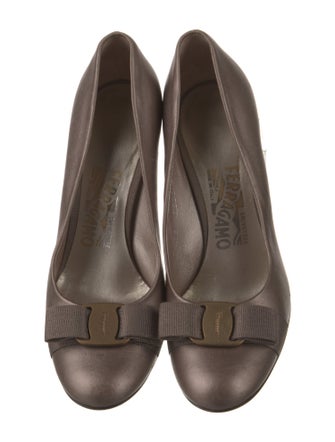 Salvatore Ferragamo Vara Bow Accent Leather Pumps