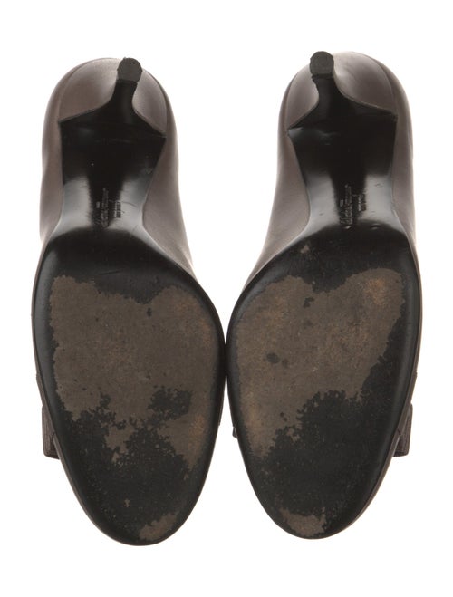 Salvatore Ferragamo Vara Bow Accent Leather Pumps