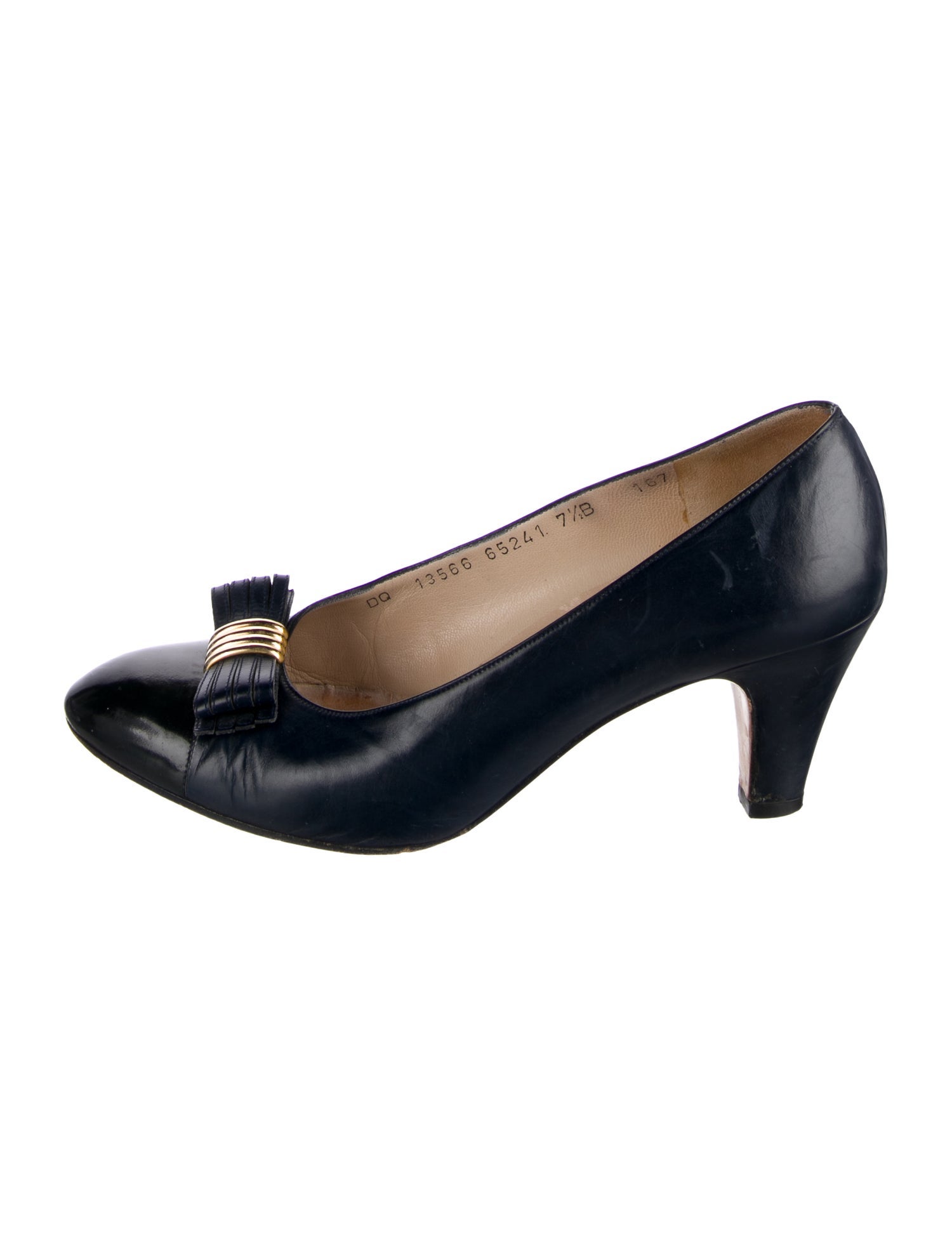 Ferragamo Vara Bow Accent Leather Pumps