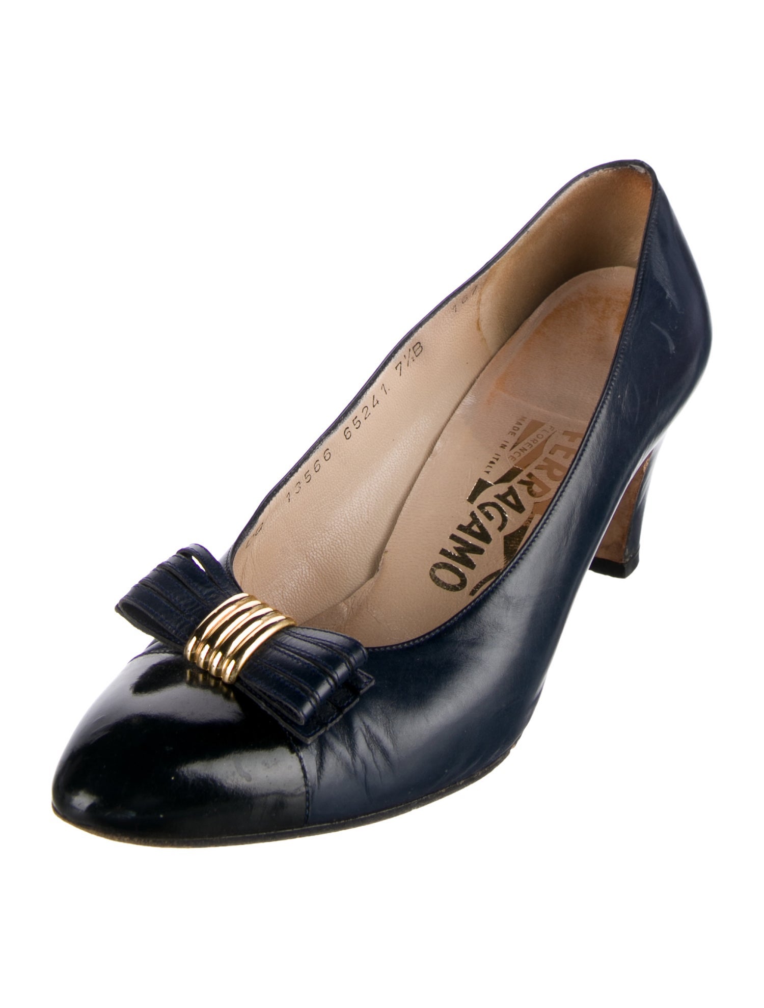 Ferragamo Vara Bow Accent Leather Pumps