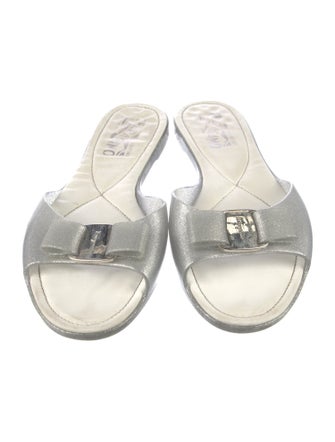 Ferragamo Vara Bow Accent Rubber Slides