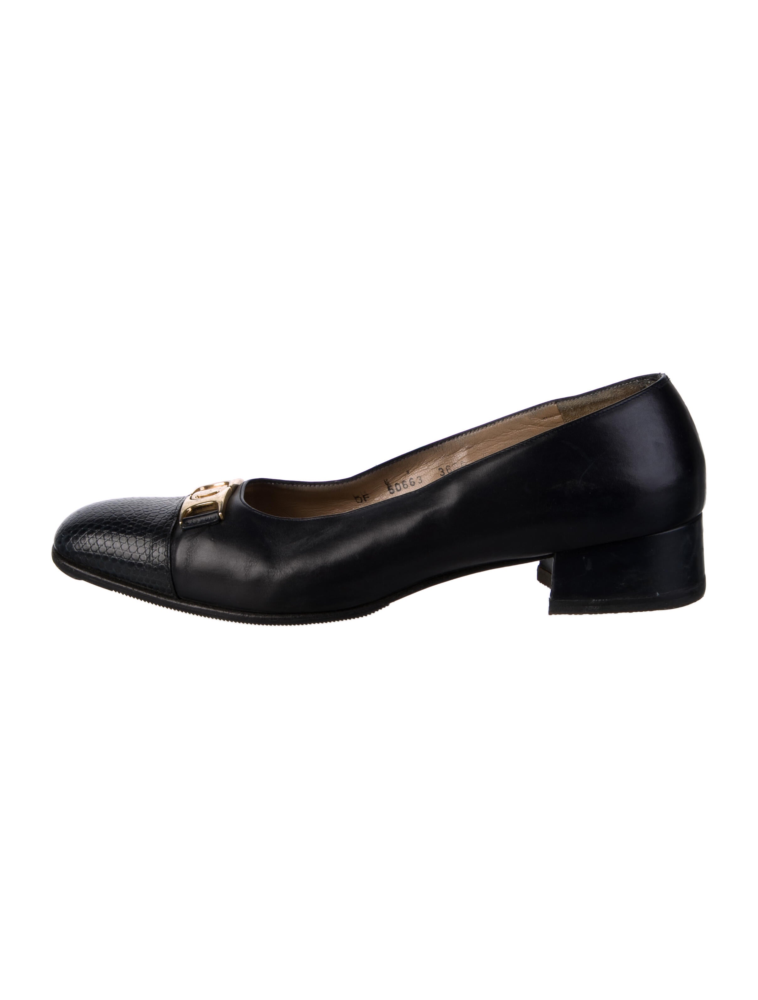 Ferragamo Leather Pumps