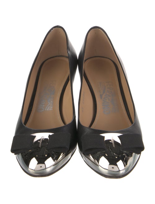 Ferragamo Vara Bow Accent Leather Pumps