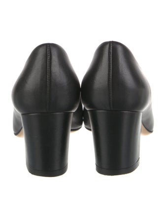 Ferragamo Vara Bow Accent Leather Pumps