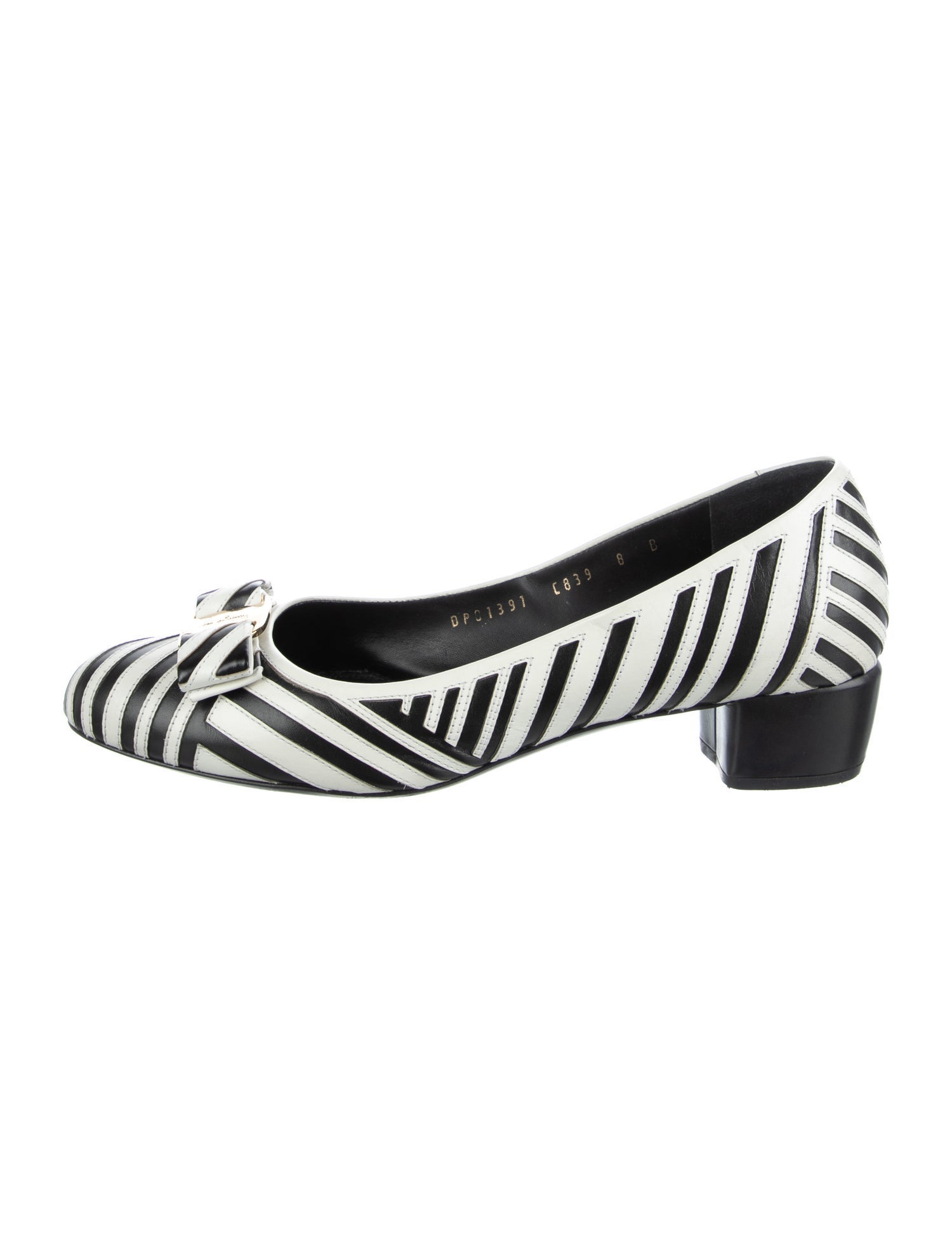 Ferragamo Vara Bow Accent Leather Flats
