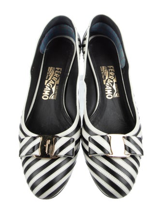 Ferragamo Vara Bow Accent Leather Flats