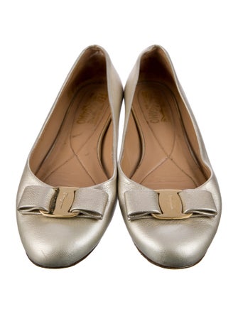 Ferragamo Vara Bow Accent Leather Ballet Flats