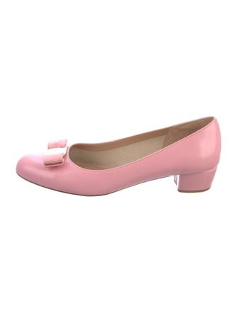 Ferragamo Leather Bow Accents Pumps