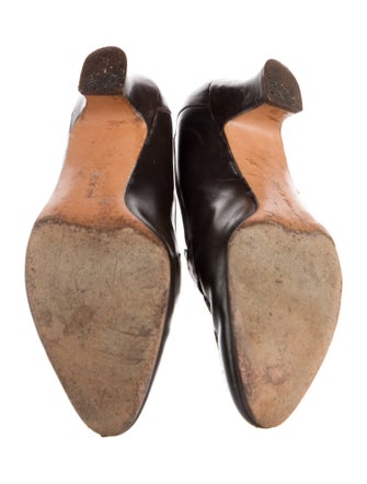 Ferragamo Leather Pumps
