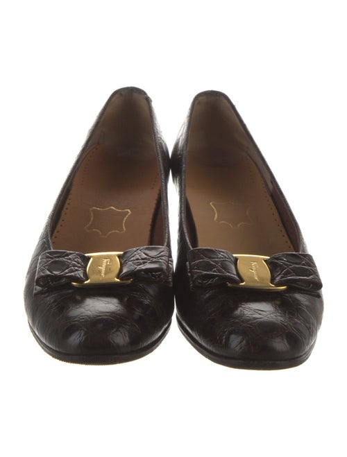Ferragamo Vara Bow Accent Embossed Leather Pumps