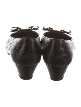 Ferragamo Vara Bow Accent Embossed Leather Pumps