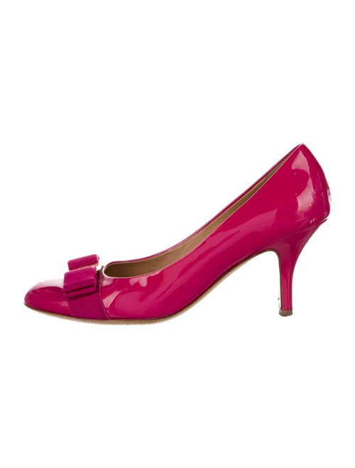 Ferragamo Vara Bow Accent Patent Leather Pumps