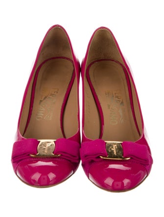 Ferragamo Vara Bow Accent Patent Leather Pumps