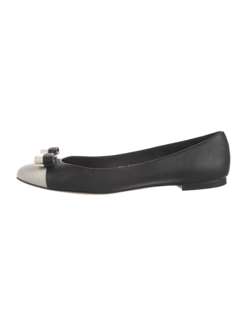 Ferragamo Vara Bow Accent Leather Flats