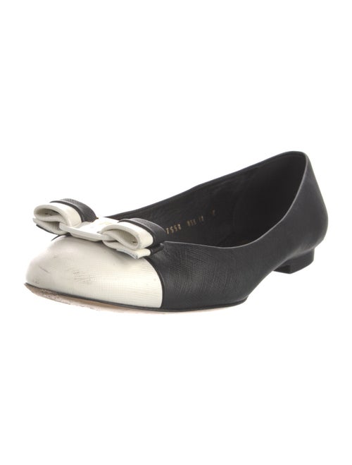 Ferragamo Vara Bow Accent Leather Flats