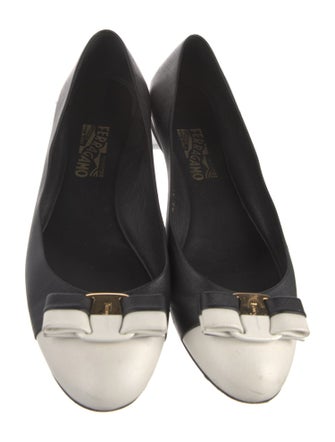 Ferragamo Vara Bow Accent Leather Flats