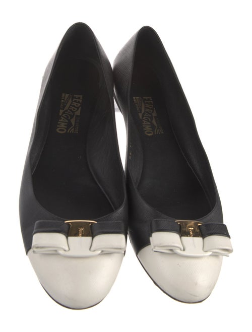 Ferragamo Vara Bow Accent Leather Flats