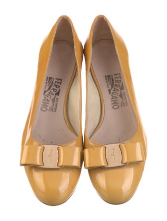 Ferragamo Vara Bow Accent Patent Leather Pumps