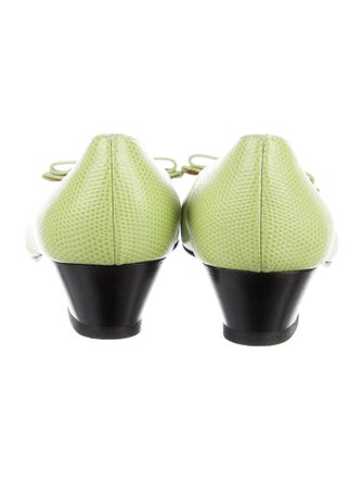 Ferragamo Vara Bow Accent Leather Pumps