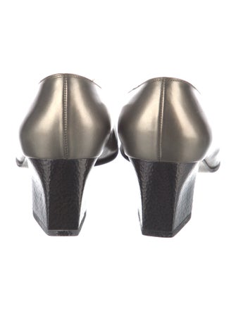 Ferragamo Leather Pumps