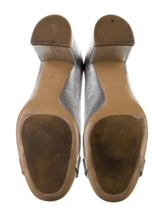 Ferragamo Gancini Logo Leather Pumps