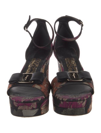 Ferragamo Printed Bow Accents Sandals
