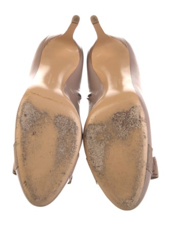 Ferragamo Vara Bow Accent Leather Boots