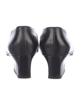 Ferragamo Leather Pumps