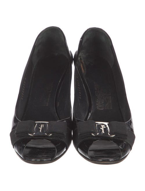 Ferragamo Vara Bow Accent Patent Leather Pumps