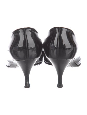 Ferragamo Vara Bow Accent Patent Leather Pumps