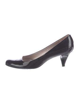 Ferragamo Vara Bow Accent Patent Leather Pumps
