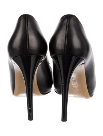 Ferragamo Vara Bow Accent Leather Pumps
