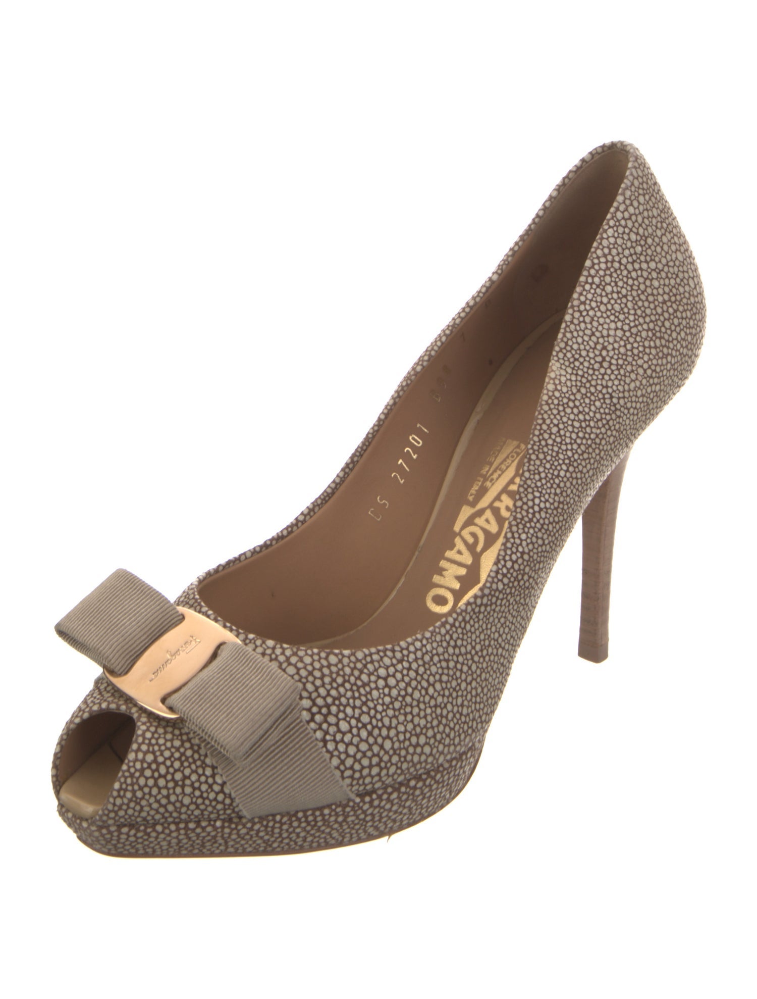 Ferragamo Vara Bow Accent Leather Pumps